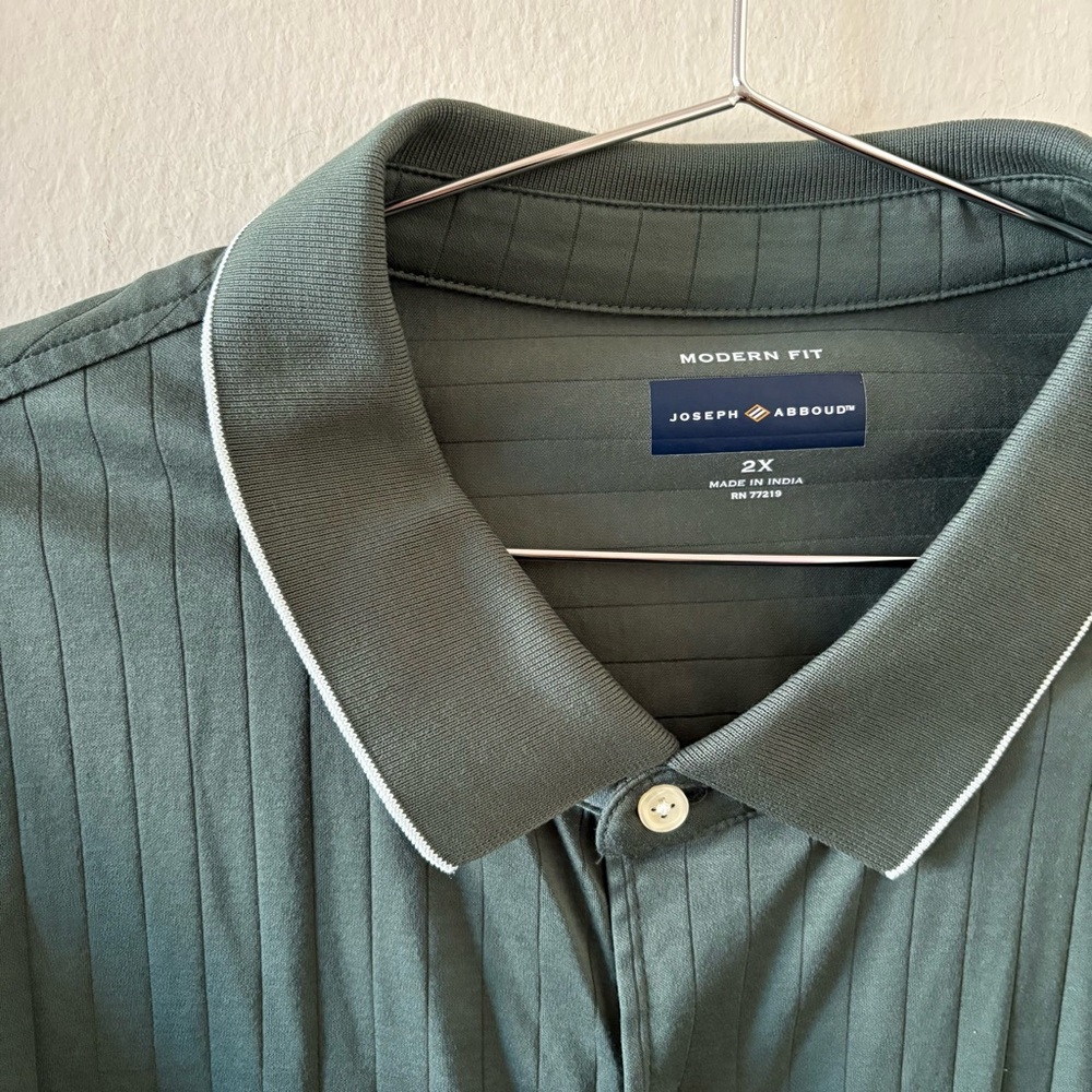 Joseph Abboud Modern Fit Olive Green Button Down Collared T-shirt - Picture 2 of 4